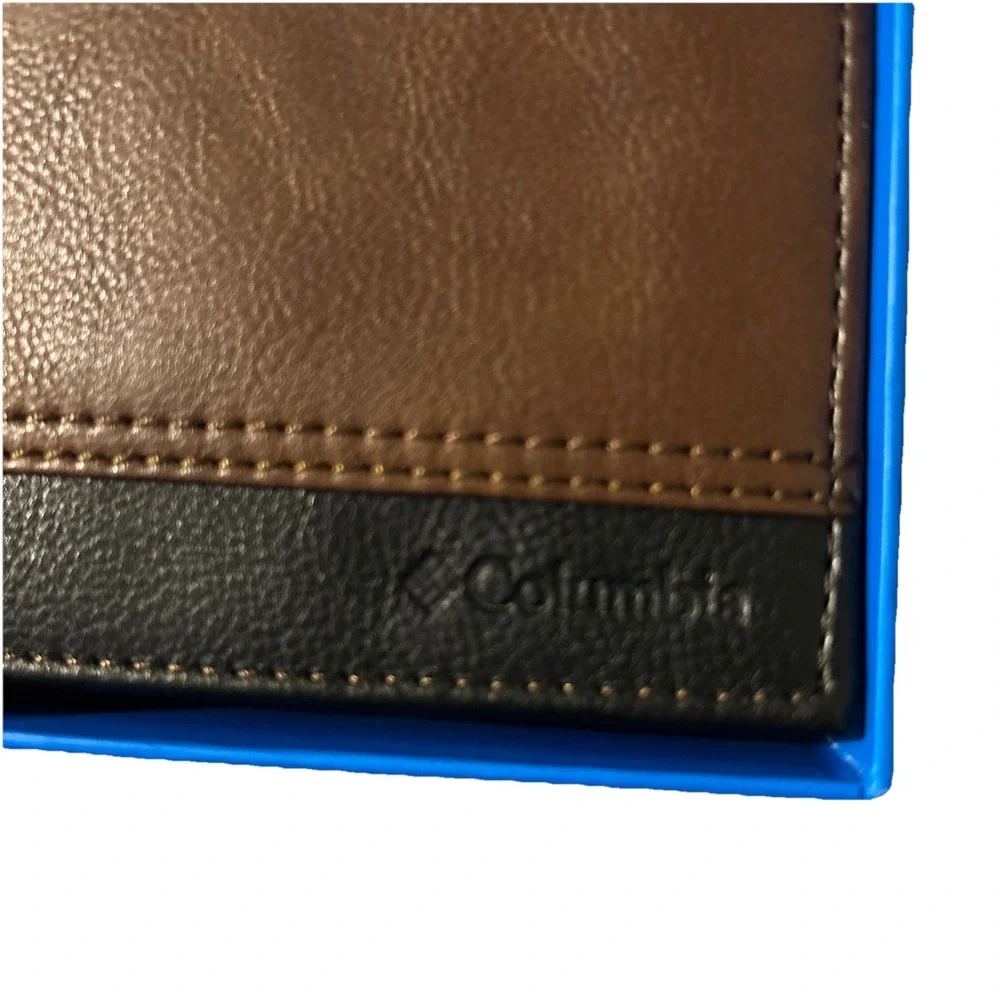 NWT COLUMBIA BROWN/BLACK Leather Wallet billfold MSRP $38